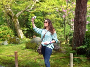 Ambre taking photographs in Kyoto