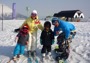 Skiing with the twins in Niseko