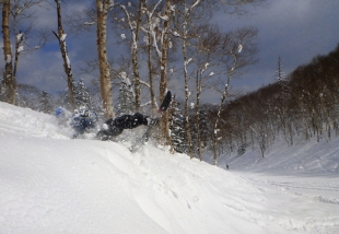 g-banger-rusutsu-bluebird-powder-day