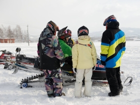 higashiyama_black-diamond-tours_safety-talk_2011-12-11