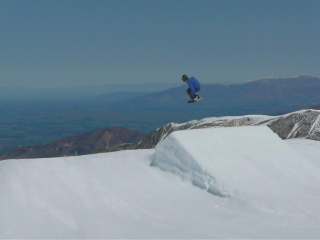 will-mt-hut-snowpark-jumps-new-zealand
